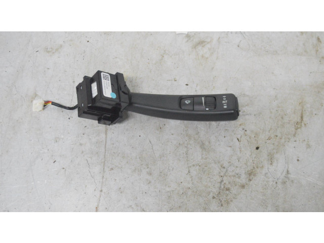 Ручка стеклоочистителей Volvo V70