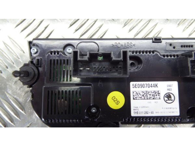 Блок управления климат-контролем 5E0907044K Skoda Octavia Mk3 (5E)