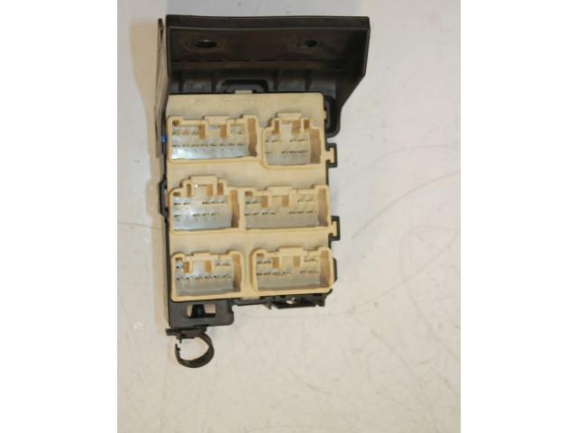 Блок предохранителей 8273405030 Toyota Corolla Verso E121