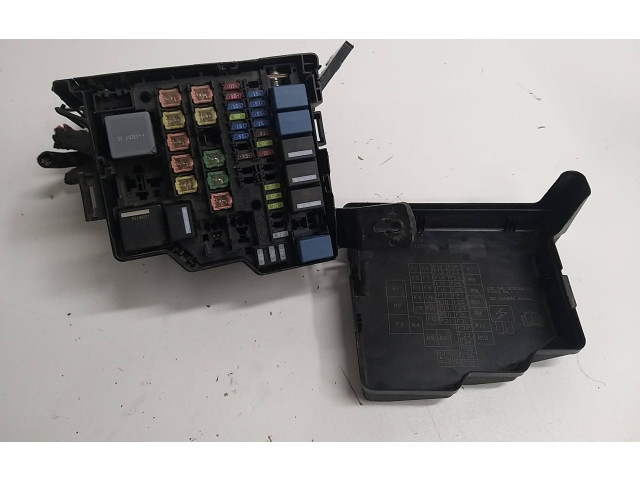 Блок предохранителей  AE8T14A003AA, 7171333030   Ford B-MAX    