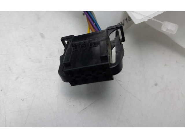 Зеркало электрическое Skoda Fabia Mk3 (NJ) 2015 - 2021 года