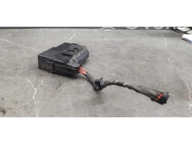 Блок предохранителей  8200220647   Renault Clio III    