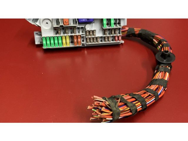 Pojistková skříňka 6807487 BMW X3 G01 2019