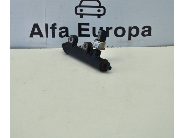 Топливная рампа 4R8Q9CD66AE Jaguar XF X250 для двигателя AJD