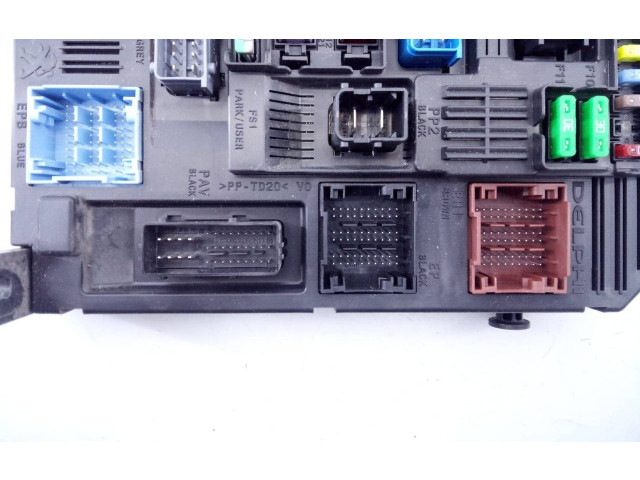 Pojistková skříňka Řídící jednotka BSM 983070768000 Citroen Berlingo 2019