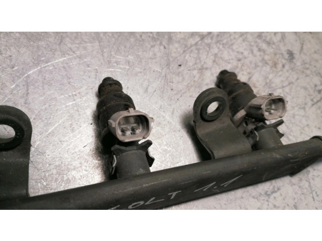 Топливная рампа MR988977 Mitsubishi Colt 1.1