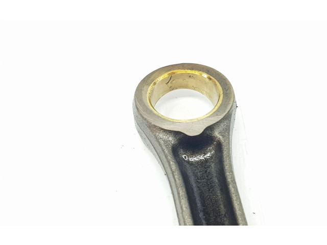 Шатун DGTE 03L105401A, 03L105401A    Skoda Karoq  