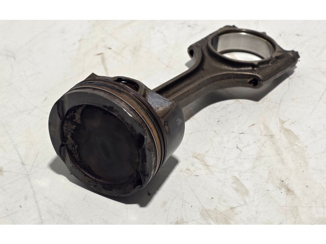  Поршень с шатуном  31401210  Volvo XC60  