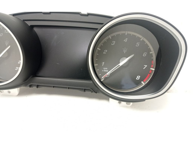 Спидометр (приборный щиток) 670105578, 503018860312 Maserati Levante