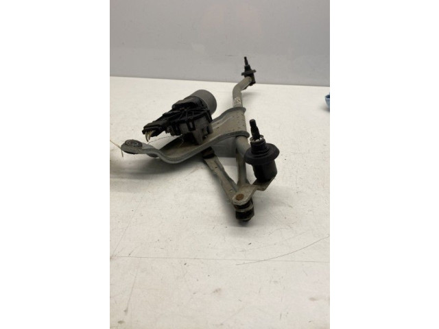 Интеркулер  8200619512   Dacia Duster 