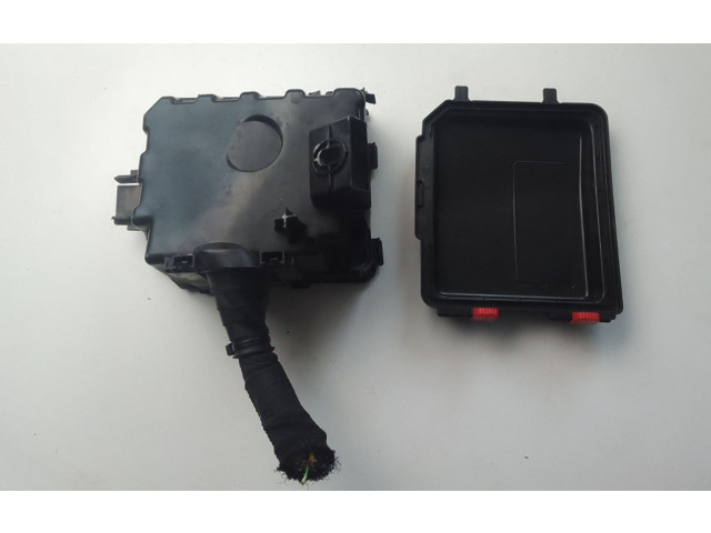 Zpětné zrcátko  Peugeot 2008 II 2021  9824510780  