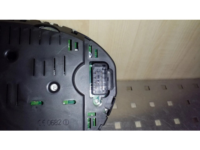 Панель приборов 6Q0920825H   Volkswagen Polo IV 9N3       