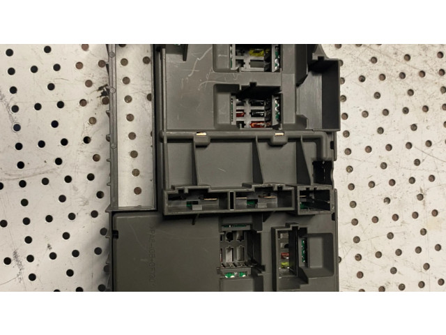 Pojistková skříňka BMW X5 E70 2008