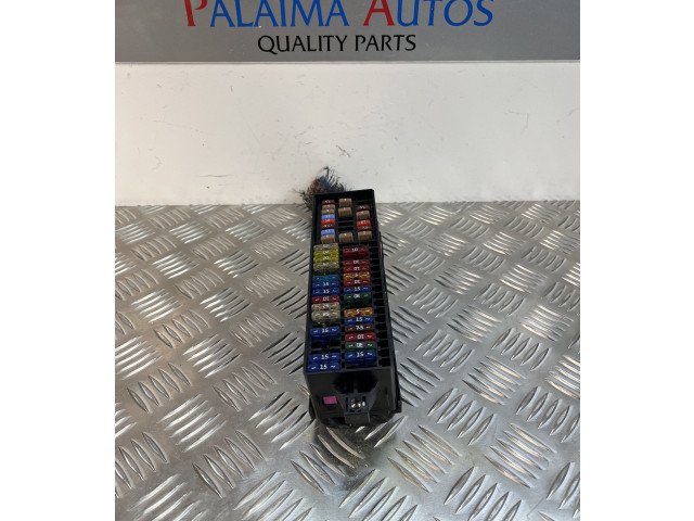 Блок предохранителей 5J093737615C Skoda Fabia Mk2 (5J)