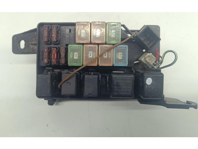 Блок предохранителей Jeep Cherokee