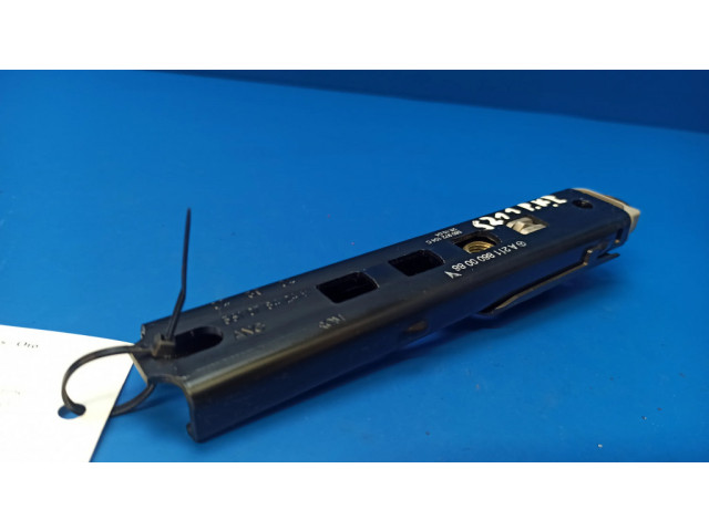 Регулировочная планка ремня безопасности