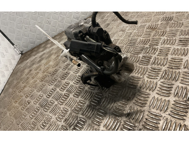 Топливный насос    Jeep Cherokee XJ