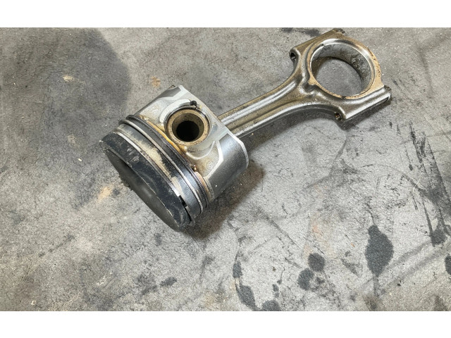  Поршень с шатуном DV5RD   Peugeot Partner III  