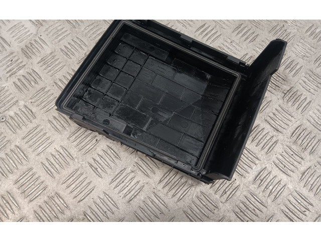 Блок предохранителей 1K0937132F, 63580602 Audi Q3 8U