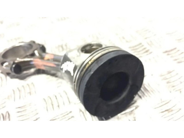 Поршень с шатуном Nissan Almera N16 для дизельного двигателя 2.2