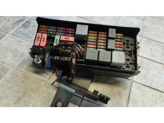 Pojistková skříňka A1645400272 Mercedes-Benz R AMG W251 2006