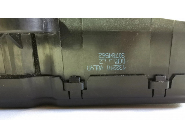 Притягиватель задней крышки