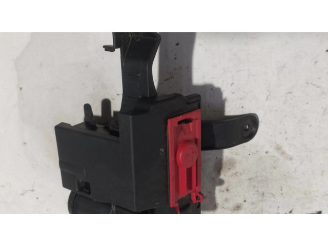 Плюсовый провод (аккумулятора)