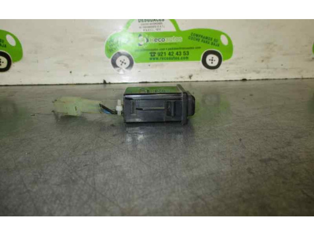 Ручка стеклоочистителей 83119FC070   Subaru Forester SF