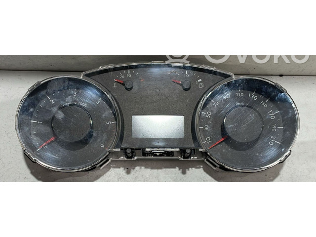 Панель приборов    Peugeot 5008       