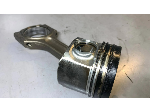 Píst 11248508023, 11257805329 BMW 7 F01 F02 F03 F04 pro naftový motor 3.0 N57 N57D30