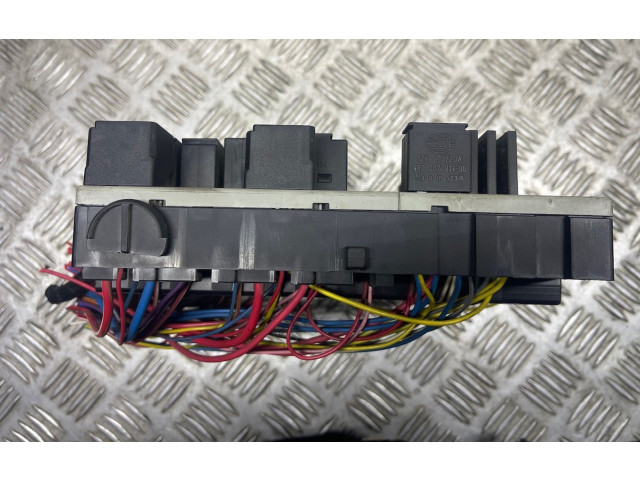 Блок предохранителей 9162316 Volvo V70