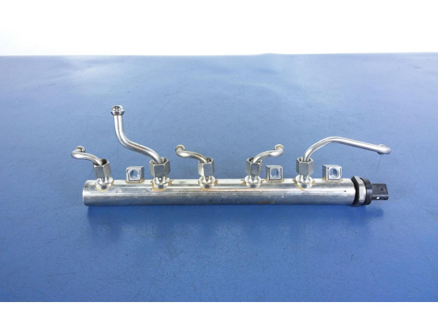 Vstřikovací lišta 8601017, 8601017 BMW 5 G30 G31