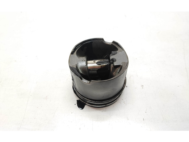 Píst 0840C BMW 3 E90 E91 204D4