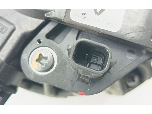 Генератор 231002175R Renault Clio V