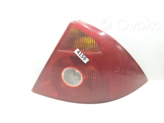 Světlo zadní pravé 1S7113404A, 4000   Ford Mondeo Mk III 2002