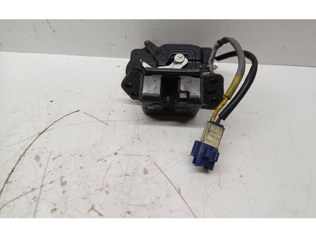 Замок багажника Toyota Corolla Verso AR10 2004 - 2009 года