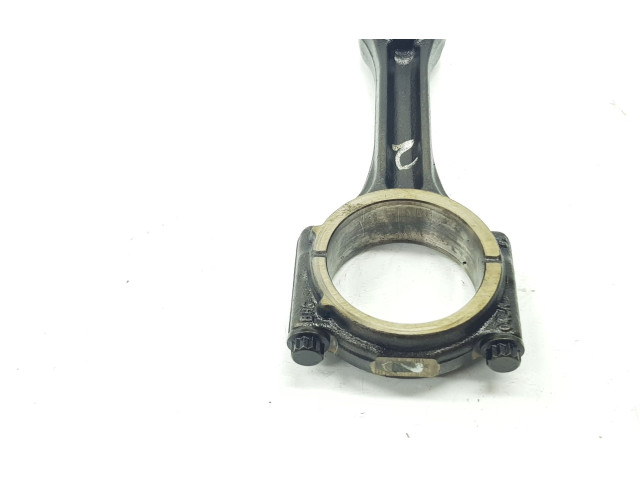 Шатун DFGA 04L105401A, 04L105401A    Skoda Superb B8 (3V)  