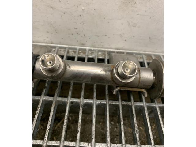 Vstřikovací lišta 7537319 BMW 7 F01 F02 F03 F04 pro benzínový motor 3.0 N54 B30 A