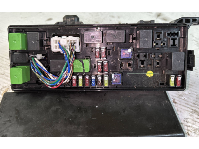 Блок предохранителей Mitsubishi L200