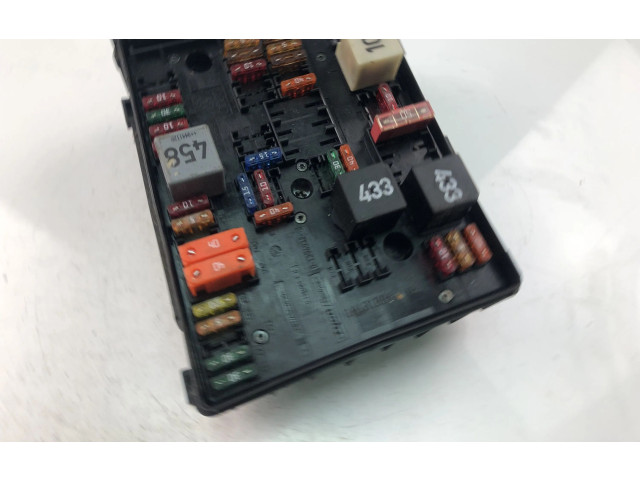 Блок предохранителей  1K0937125A   Volkswagen Caddy    