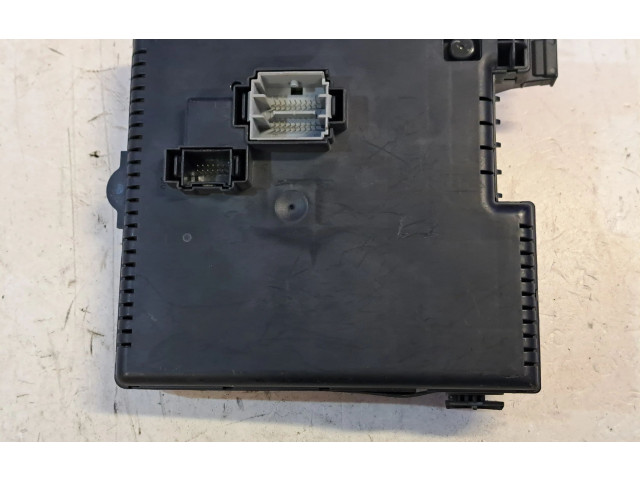 Pojistková skříňka 30728512, 30786646 Volvo XC90 2006