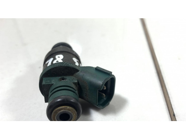 Vstřikovač 037906031AL Audi A3 S3 8L pro benzínový motor 1.8 APY R4