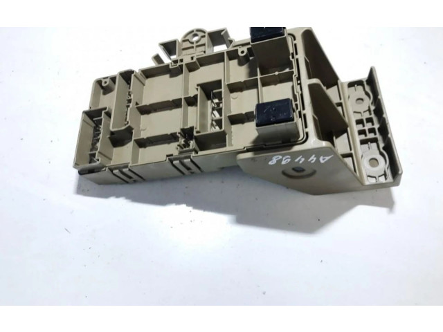 Блок предохранителей  82201fg000, 82201fg000z1   Subaru Forester SH    