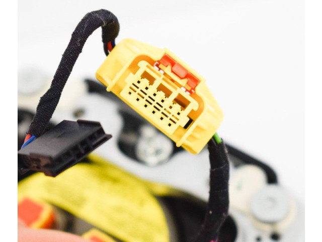 Подушка безопасности водителя    Audi A3 S3 8V