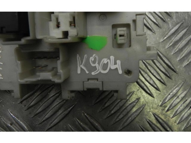 Pojistková skříňka 1052918, K904 Nissan Navara D40 2012