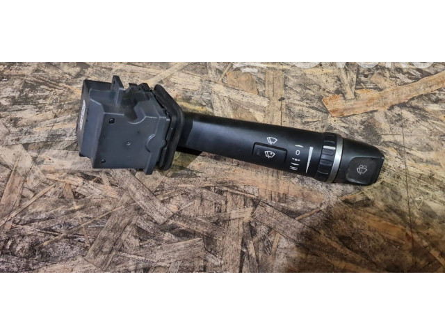 Ручка стеклоочистителей 30798528   Volvo V70