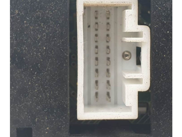 Дисплей    GAA9611J0   Mazda 6