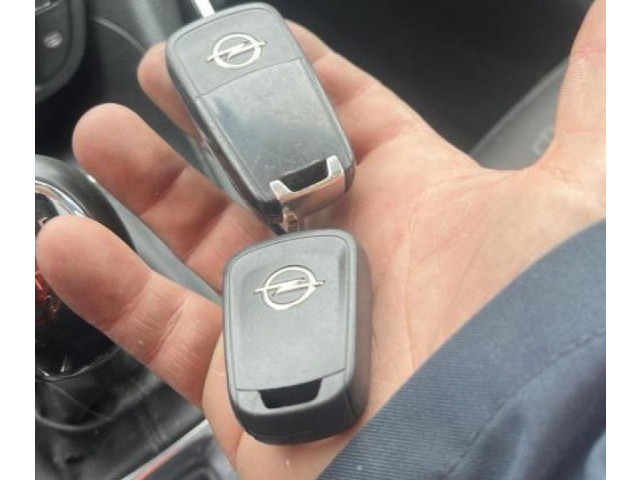 Блок управления двигателя 12679199 Opel Meriva B