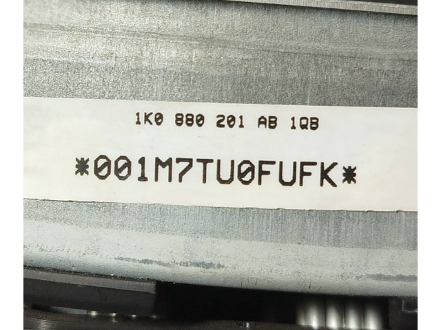 Руль Volkswagen Jetta V 2005 - 2010 года 1K0419091M, 1k0880201