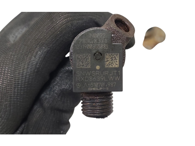 Vstřikovač A6510700595, R9144Z230A Mercedes-Benz C W204 651